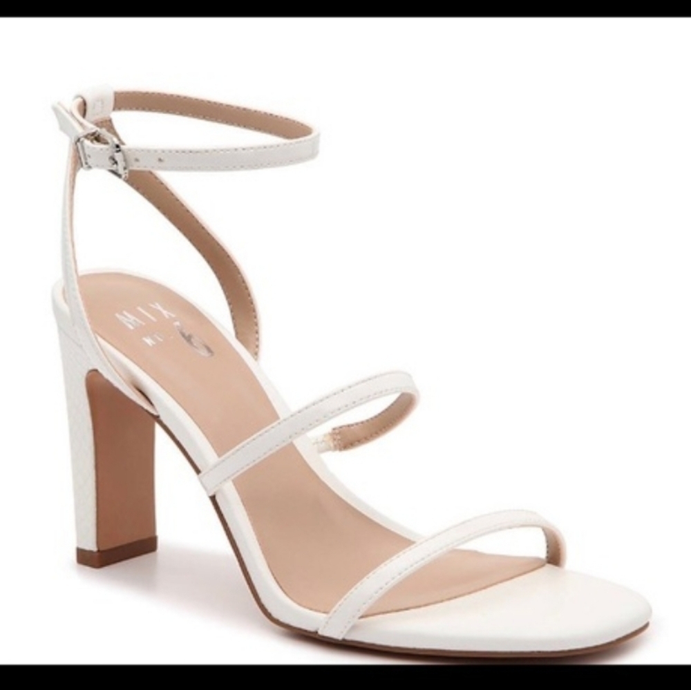 Mix No.6 Aliciana white strappy heels sandals size 10M